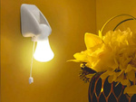 Přenosná žárovková samolepicí lampa na baterie