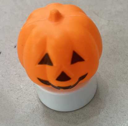 PUMPKIN CANDLE MULTI (960)