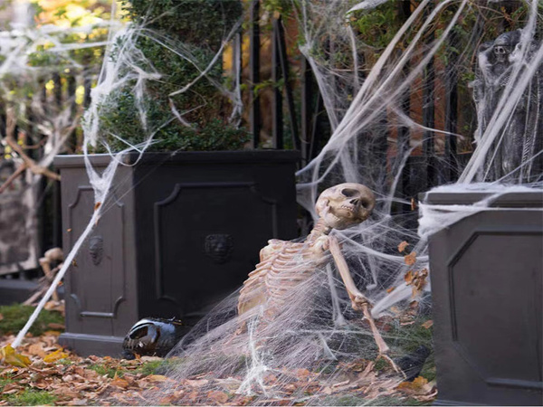 Artificial white spider web with 4 spiders halloween decoration stretchable