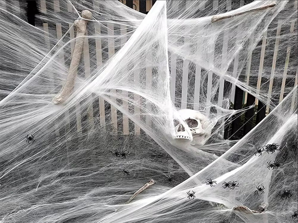 Artificial white spider web with 4 spiders halloween decoration stretchable