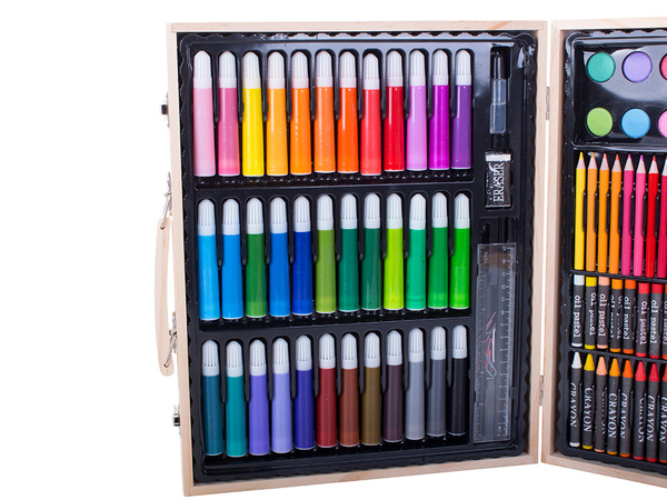 Artist's set for painting in case 150 pcs