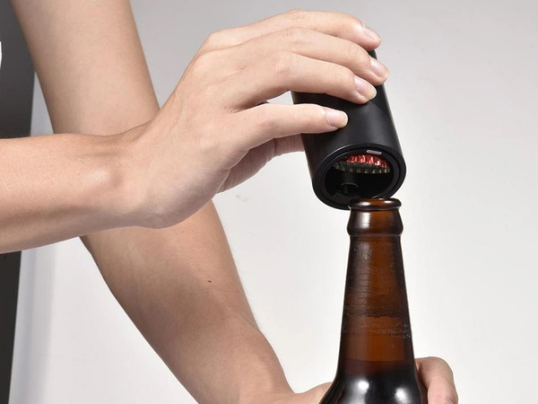 Automatic beer bottle cap opener
