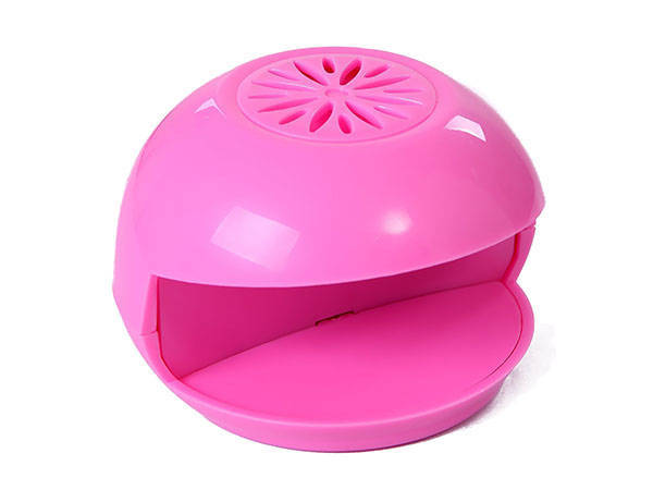 Battery-powered portable nail dryer handy