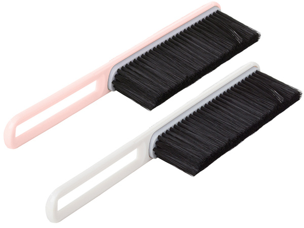 Brush to clean up hair broom