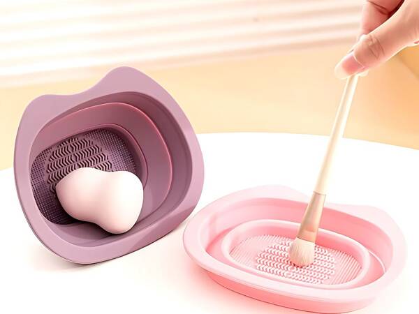 Cleaning bowl for cleaning make-up brushes sponges silicone mat