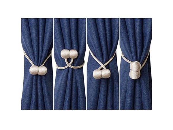 Decorative clips for curtains magnetically strong