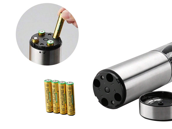 Electric salt and pepper grinder with adjustable coarseness