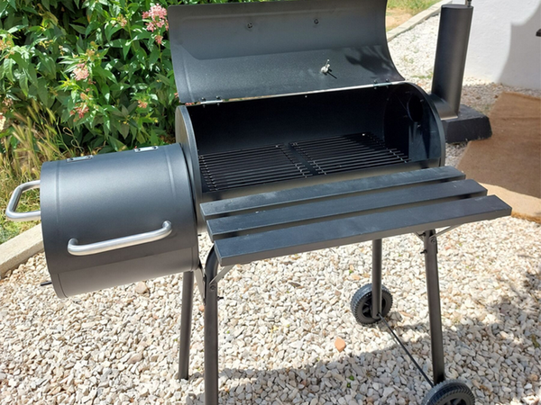 Garden grill large charcoal barrel bbq smoker with lid grate shelf wheels