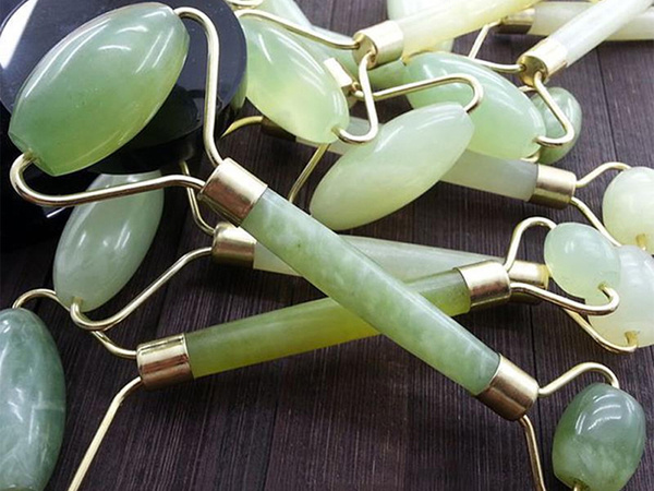 Jade roller facial massager jade roller