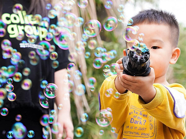 Soap bubble gun automatic liquid