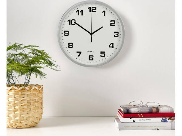 Wall clock large non-touching quiet 20 cm circular second hand