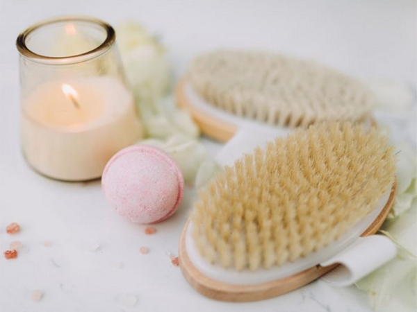 Brosse de massage pour le corps sec humide naturel