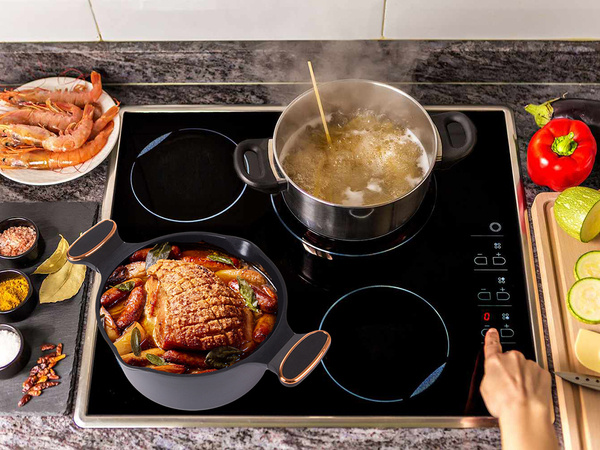 Casserole poêle avec couvercle 4.55l induction