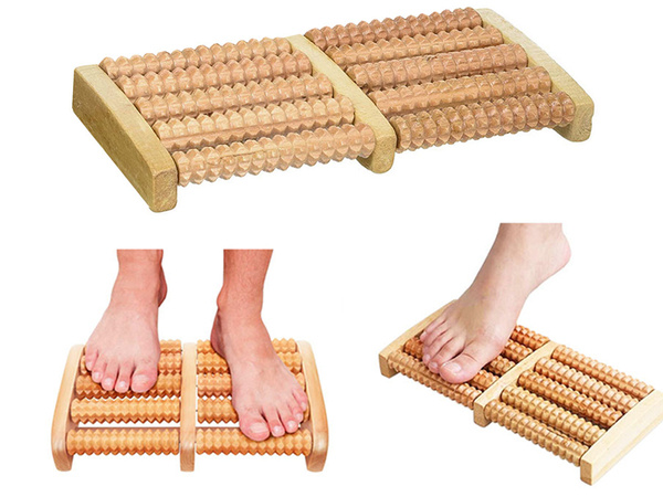 Traditionelles fussmassagegerät aus holz rolle 2x5