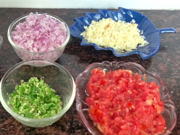 Chopper vegetable shredder onion cutter