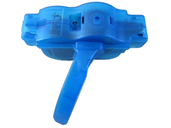 Cleaning tool for chain lubrication bicycle
