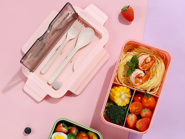 Lunchbox homemade breakfast container for school dividers cutlery
