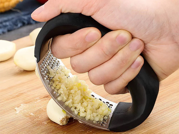 Garlic squeezer press chopper squeezer