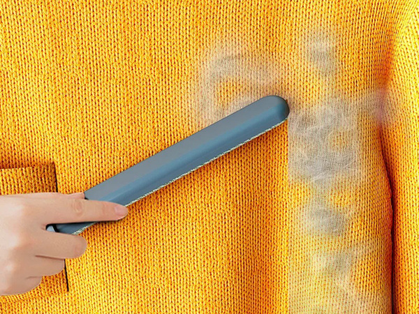 Brosse polyvalente pour le nettoyage des vitres