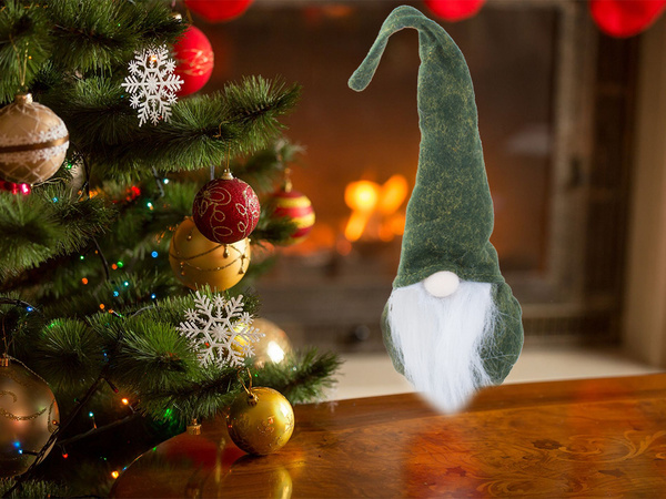 Weihnachtszwerg weihnachtszwerg unter weihnachtsbaum