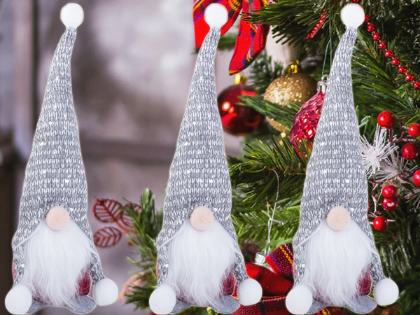 Gnome de noël gnome de noël sous l'arbre de noël