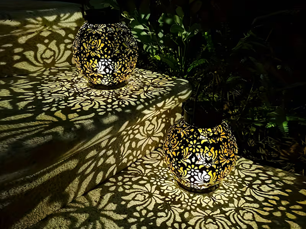 Dekoratiivne LED-päikeselatern, must riputatav lamp