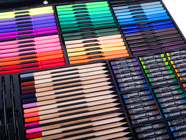 Artistic painting set in case 288 vnt.