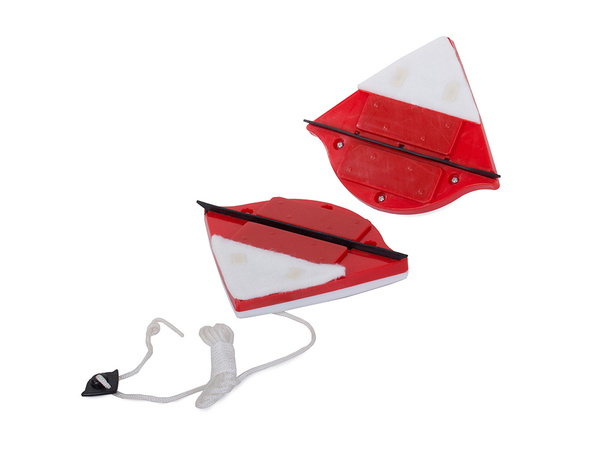 Double-sided window washer with magnetic wiper