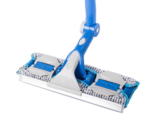 Logu mazgātājs ar teleskopisko tīrītāju