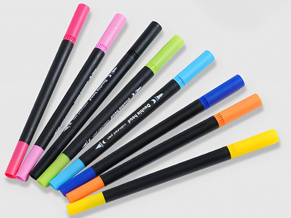 SET DE FEUTRES 100 COULEURS FEUTRES AQUARELLE DOUBLE FACE + ÉTUI