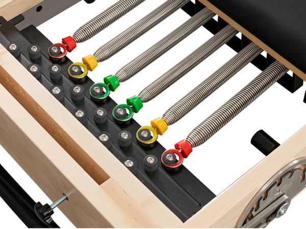 PILATES VINGRINĀJUMU GULTA REFORMER FITNESA TRENAŽIERIS