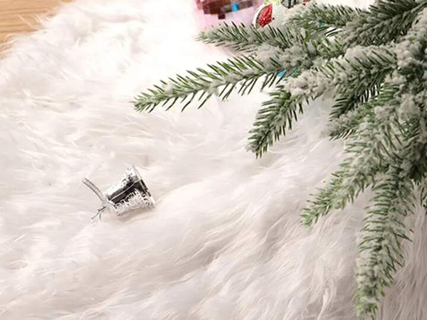 Podložka pod vánoční stromek bílá chlupatá 90 cm kulatá