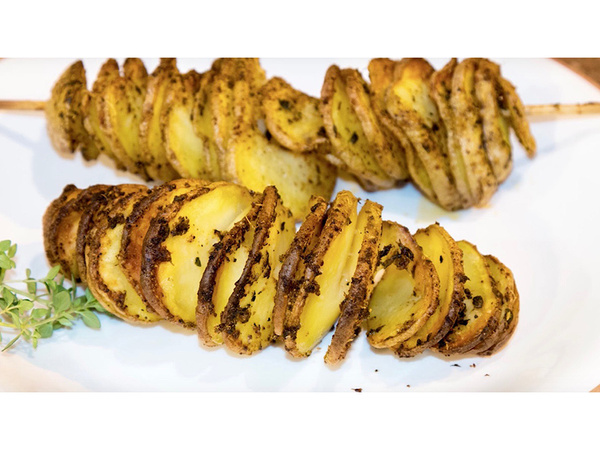 Stroj na výrobu bramborových lupínků s kroucenou fritézou