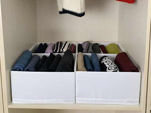 Organizér na spodnú bielizeň a ponožky s rozdeľovačom biely