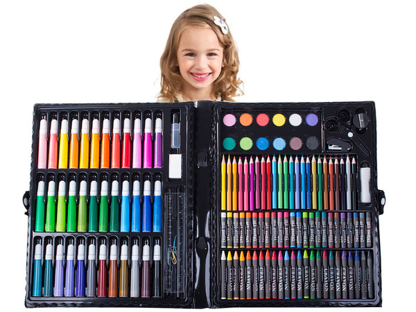 Artist's set for painting in case 150 pcs