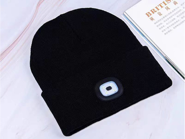 AUTUMN WINTER HAT WITH LED TORCH BLACK USB 3 LIGHT MODES