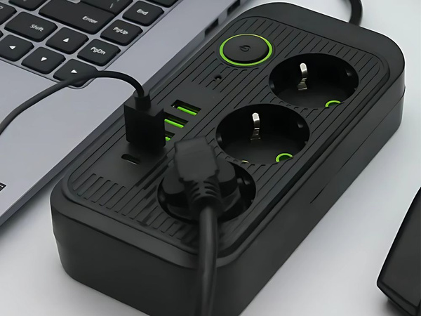 3 kištukinis maitinimo kištukas 3 kištukinis 250v 2m 4x usb 1x ucb-c