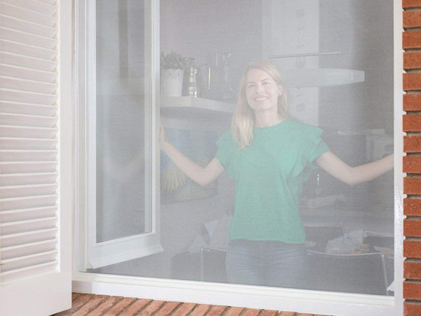 Magnetická okenná mosketa moskytiéra 150 x 180 cm