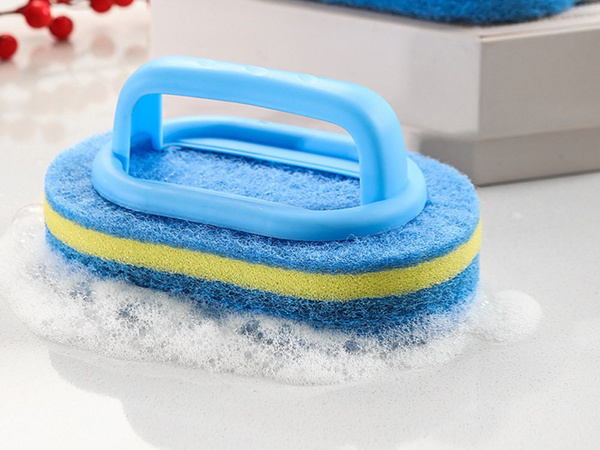 Špongia na čistenie s rúčkou kúpeľňa kuchyňa univerzálna