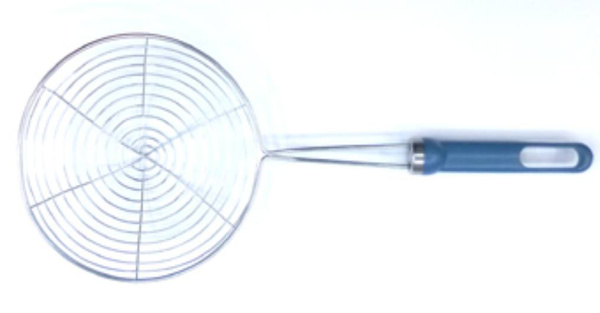 CUILLÈRE PASSOIRE 14CM (400)