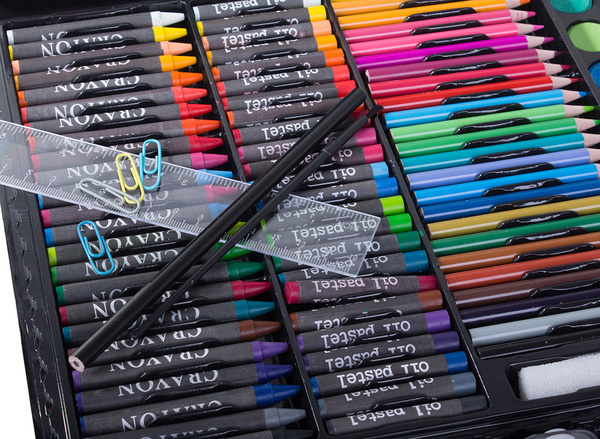 Artist's set for painting in case 150 pcs