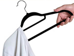 Cârlige pentru haine din catifea negru anti-alunecare set de 20 de bucăți