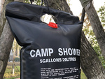 Douche de camping chauffée à l'énergie solaire 20l