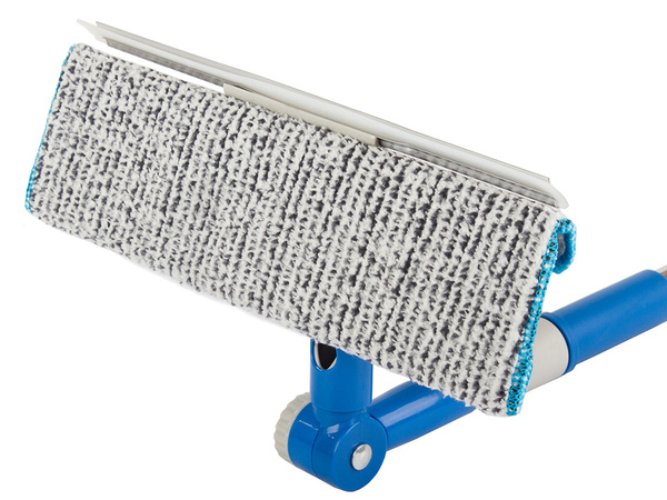 Spălător de geamuri cu ștergător telescopic