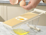 Hand-operated vegetable grater, multifunctional slicer with 6 blades