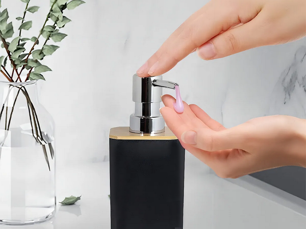 Fürdőszobai szett fürdőszobai kefa wc-szappanadagoló bambusz kosár 5