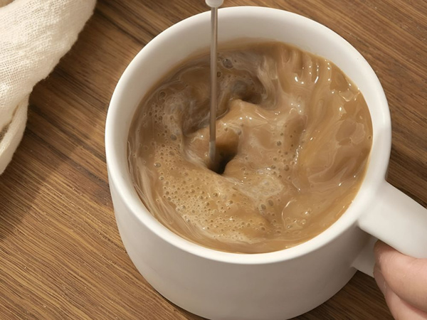 Putukrāsnis elektriskā olu sitamā mašīna bezvadu usb