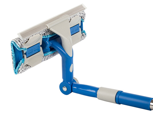 Spălător de geamuri cu ștergător telescopic