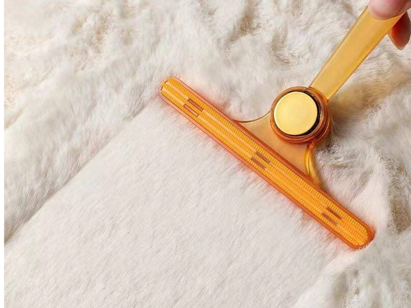 Kefový valček na čistenie psích chlpov z kobercov a predložiek obojstranný