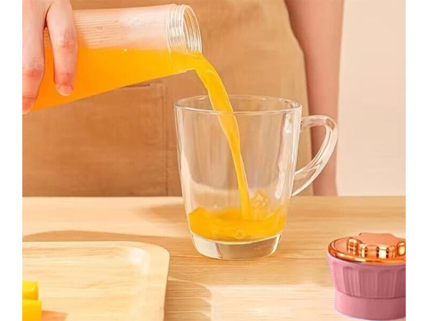 Tragbarer USB-Smoothie-Mixer, kabelloser Zerkleinerer für Cocktails